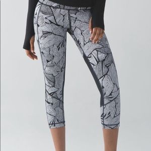 Lululemon Pace Rival Crop Dottie Tribe White Black